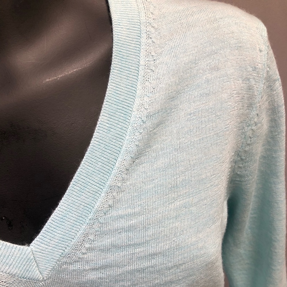 Banana Republic Merino Wool V Neck Sweater - Picture 5 of 6
